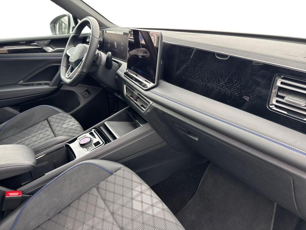 Volkswagen Tiguan - Photo 13