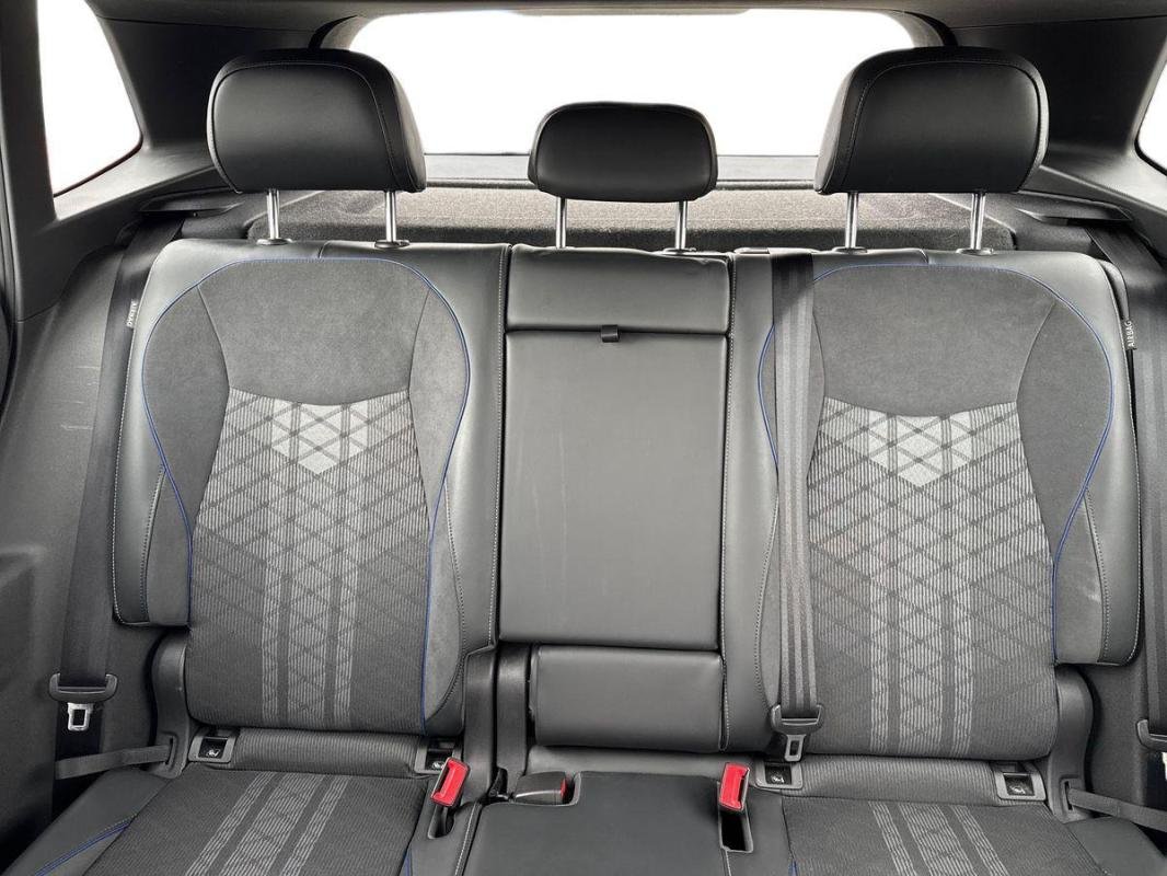Volkswagen Tiguan - Photo 22