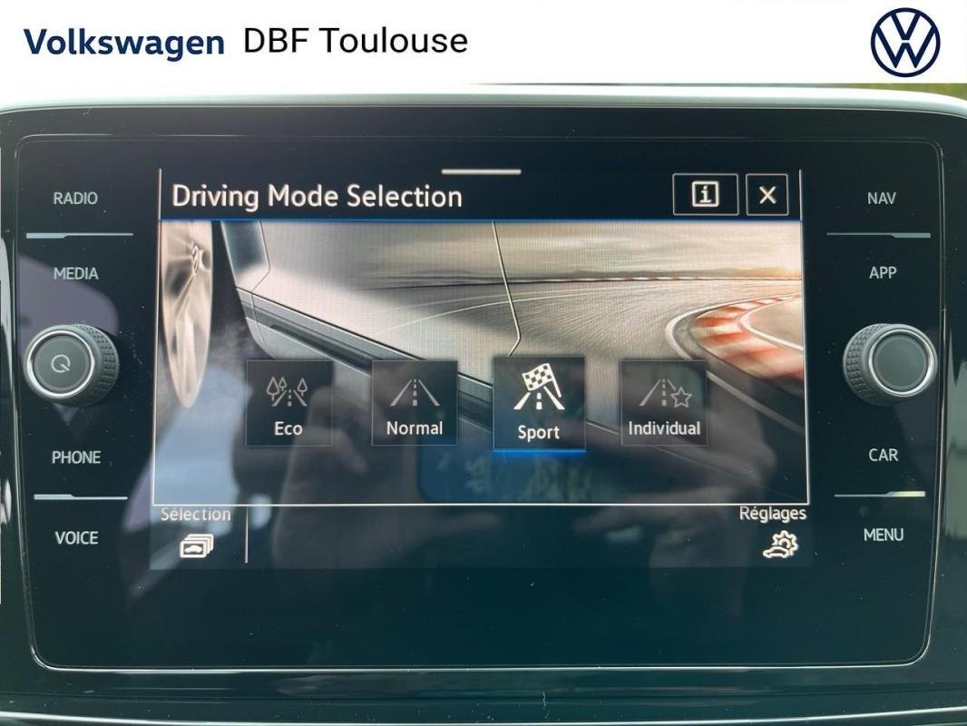 Volkswagen T-Roc - Photo 12