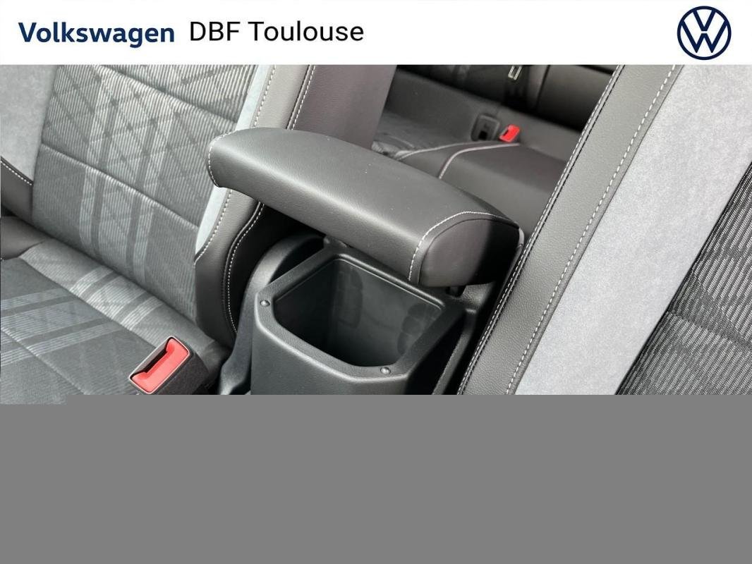 Volkswagen T-Roc - Photo 21