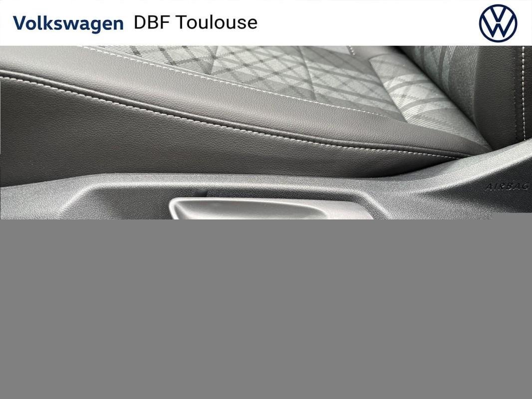 Volkswagen T-Roc - Photo 22
