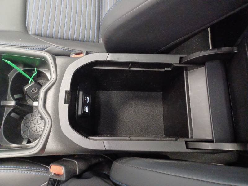 Toyota RAV4 - Photo 24