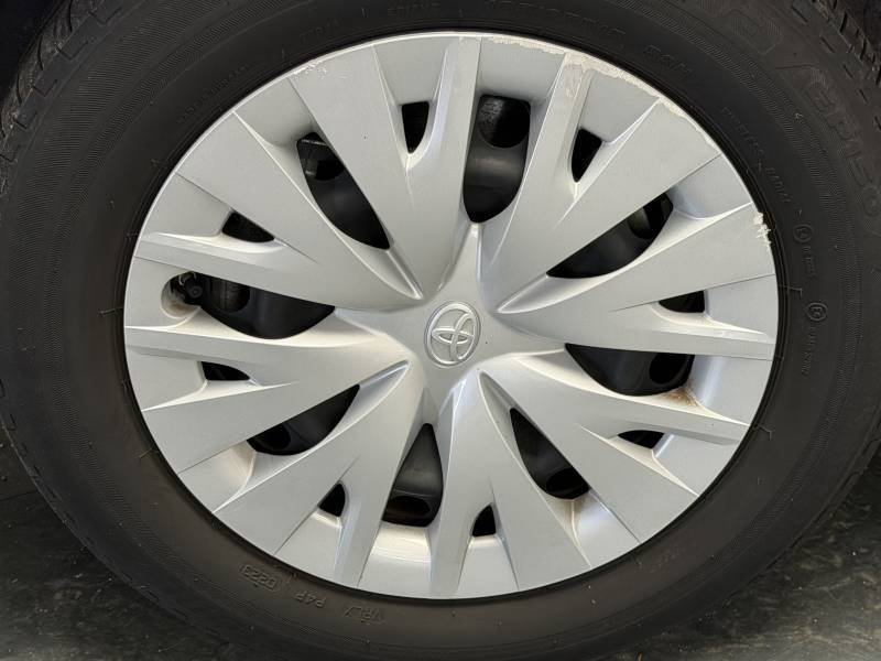 Toyota Yaris - Photo 9