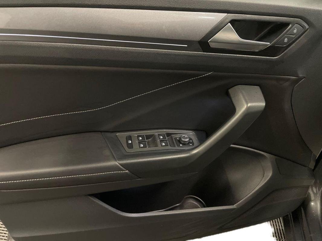 Volkswagen T-Roc - Photo 15