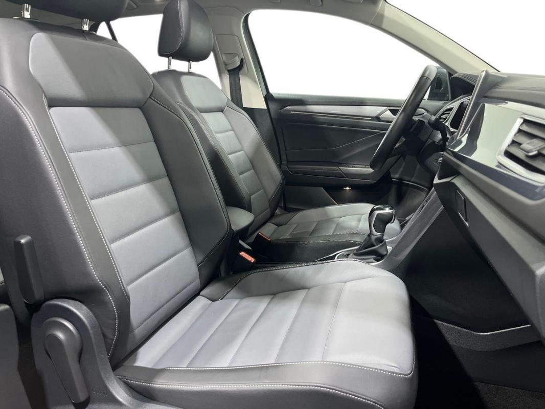Volkswagen T-Roc - Photo 13