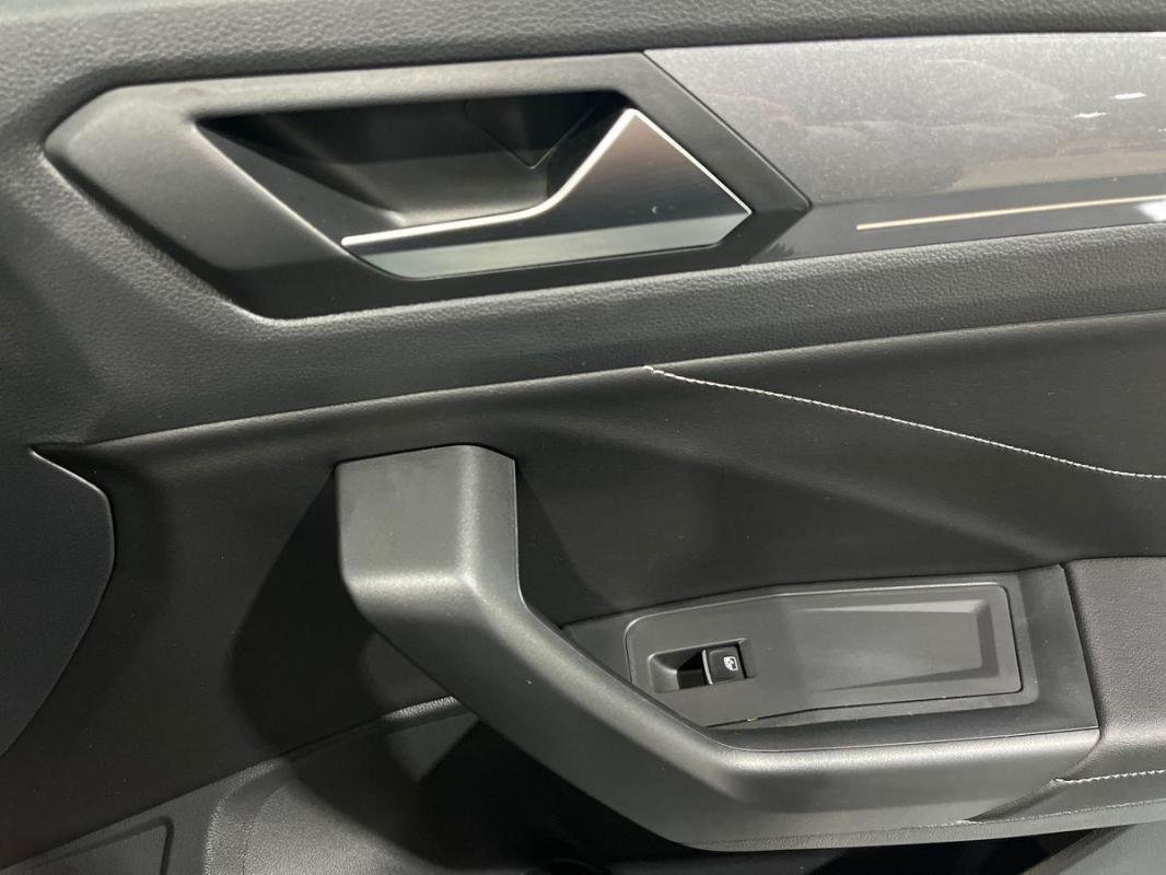 Volkswagen T-Roc - Photo 15