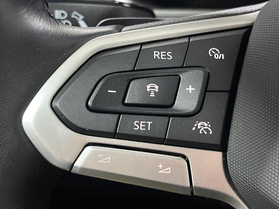 Volkswagen T-Roc - Photo 21