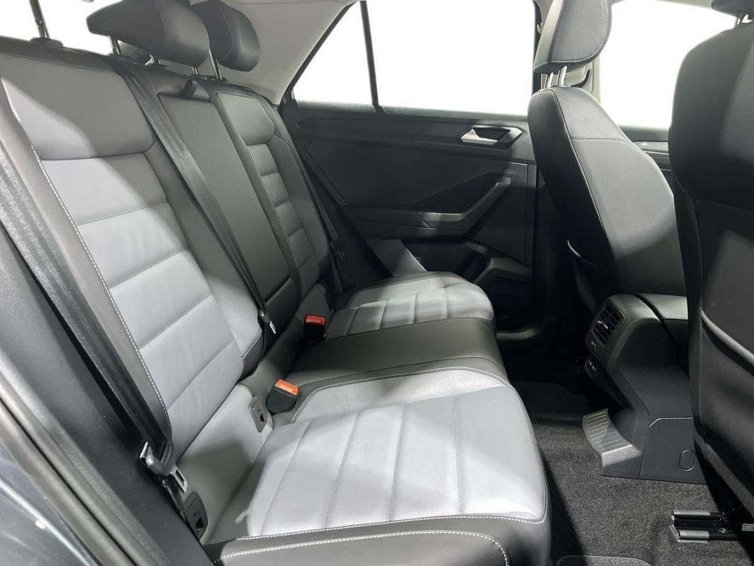 Volkswagen T-Roc - Photo 23