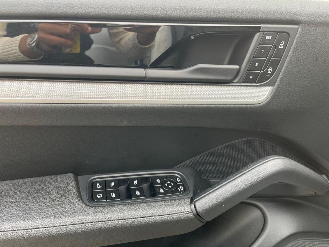 Porsche Cayenne - Photo 15