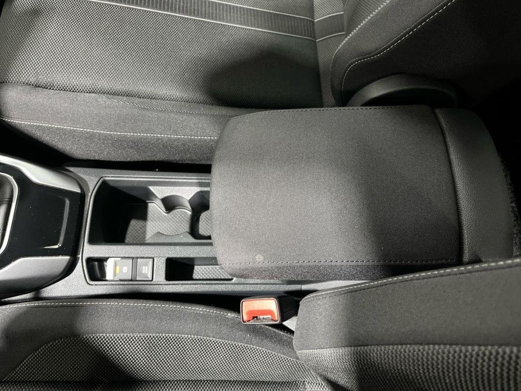 Volkswagen T-Roc - Photo 12