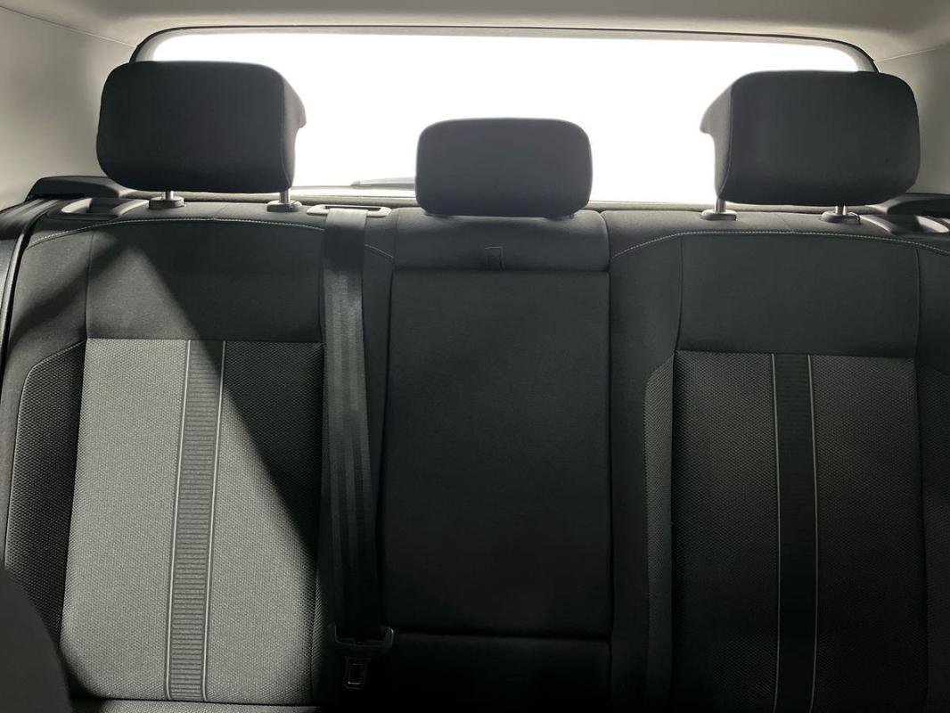Volkswagen T-Roc - Photo 22