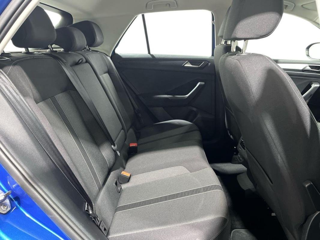 Volkswagen T-Roc - Photo 23