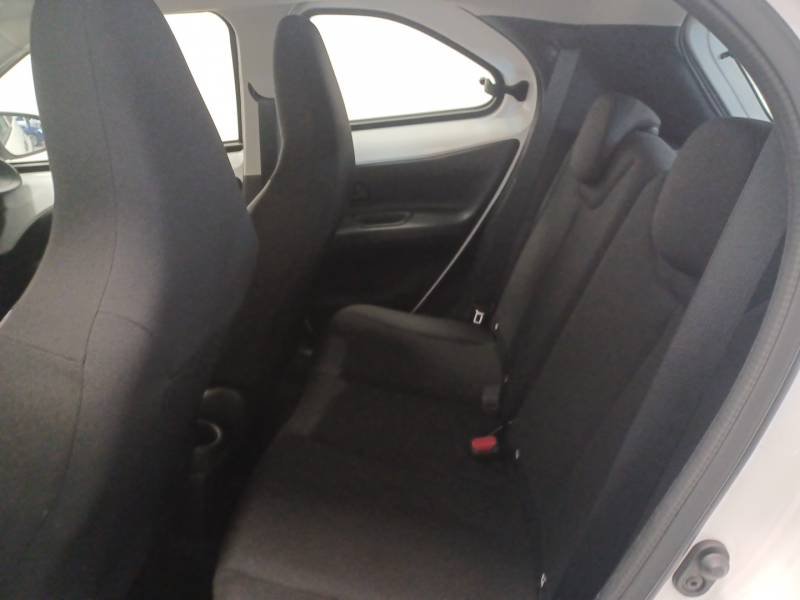 Toyota aygo x - Photo 13