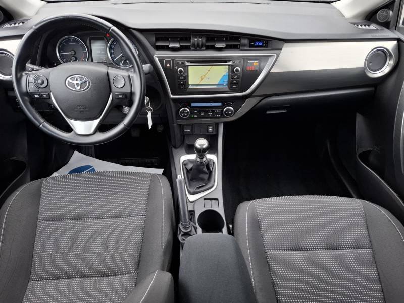 Toyota Auris - Photo 11
