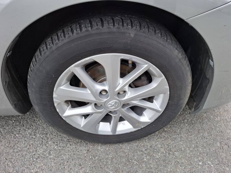 Toyota Auris - Photo 9