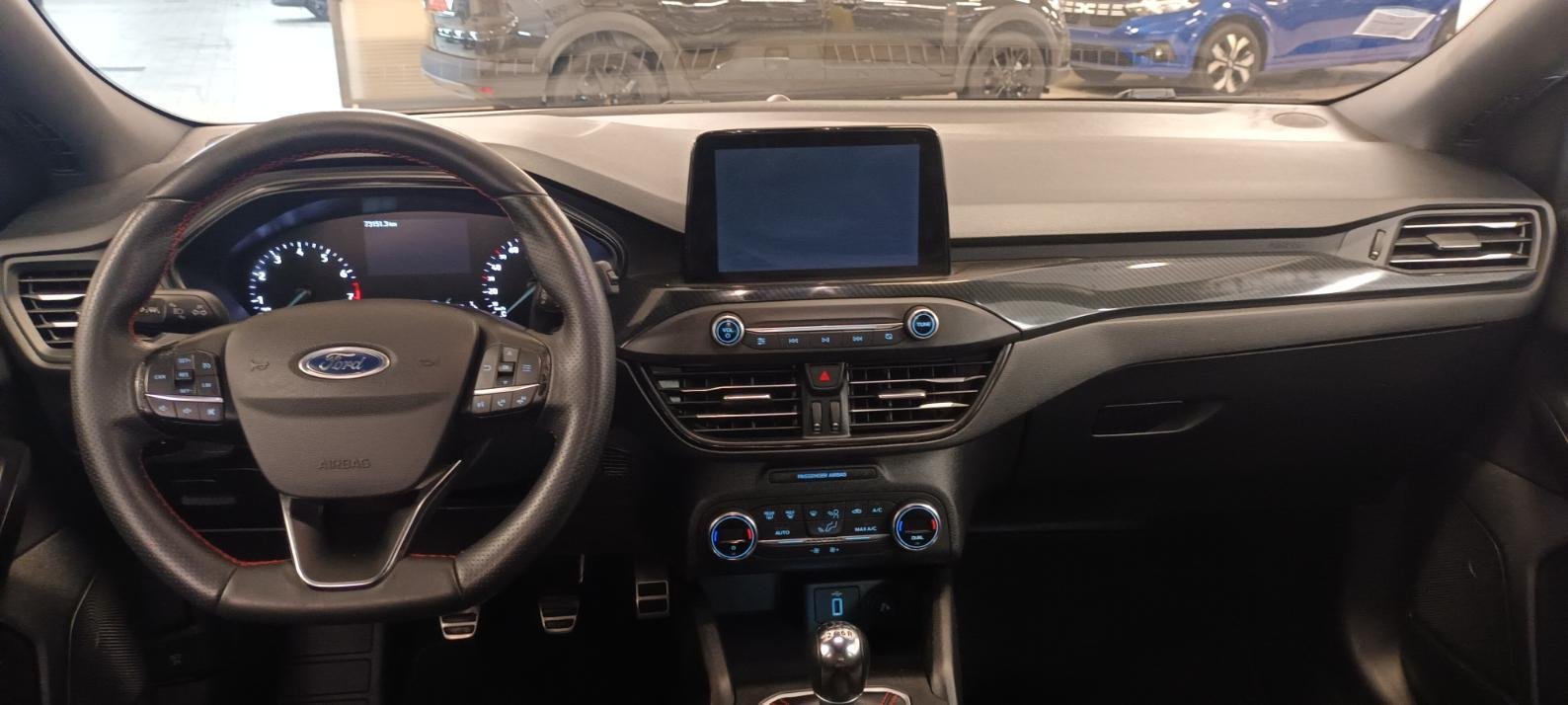 Ford Focus - Photo 11