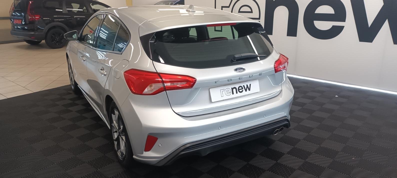 Ford Focus - Photo 8