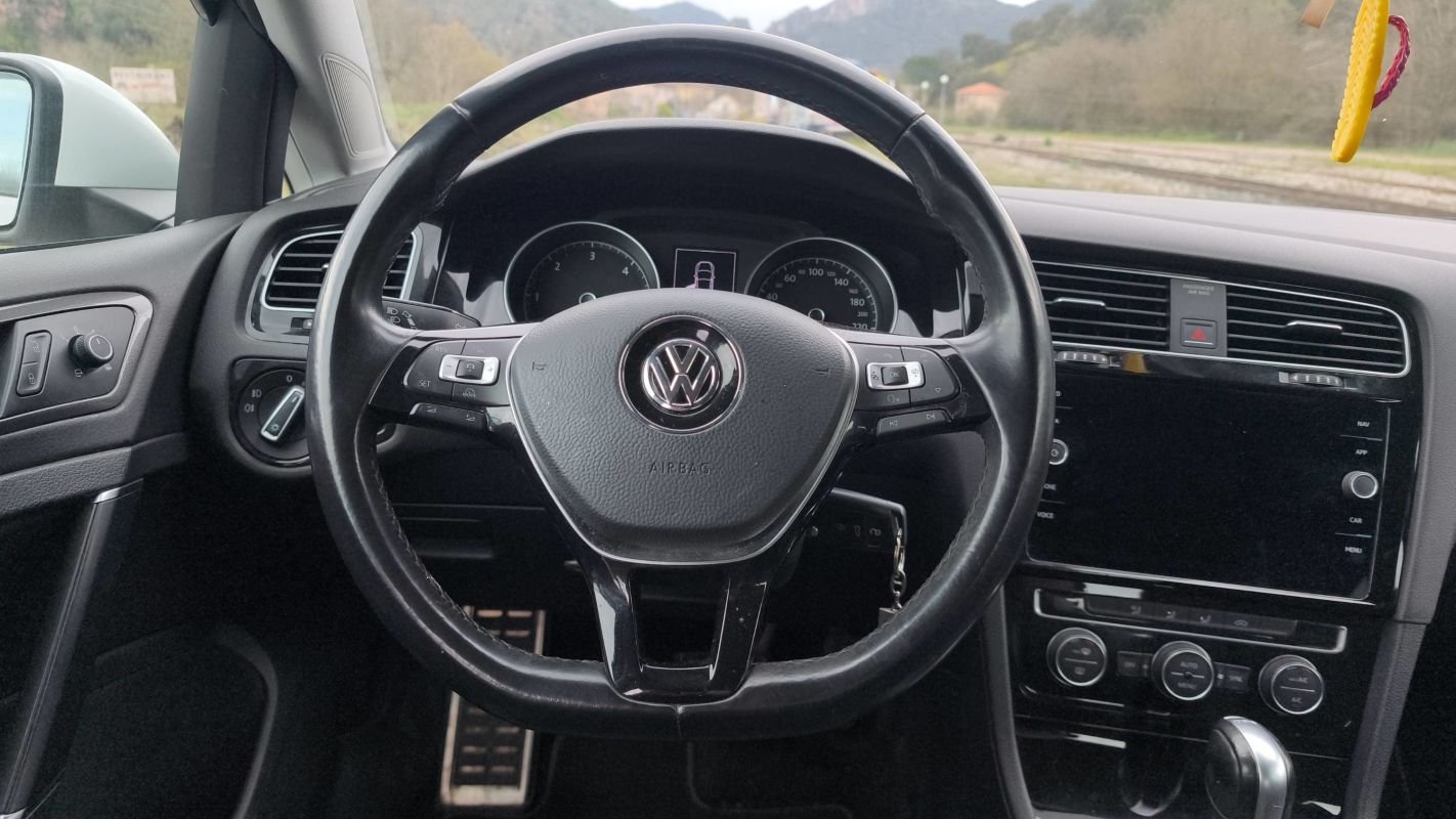 Volkswagen Golf - Photo 22