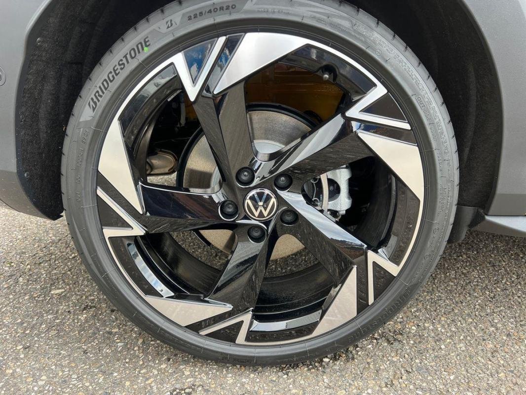 Volkswagen T-Roc - Photo 9