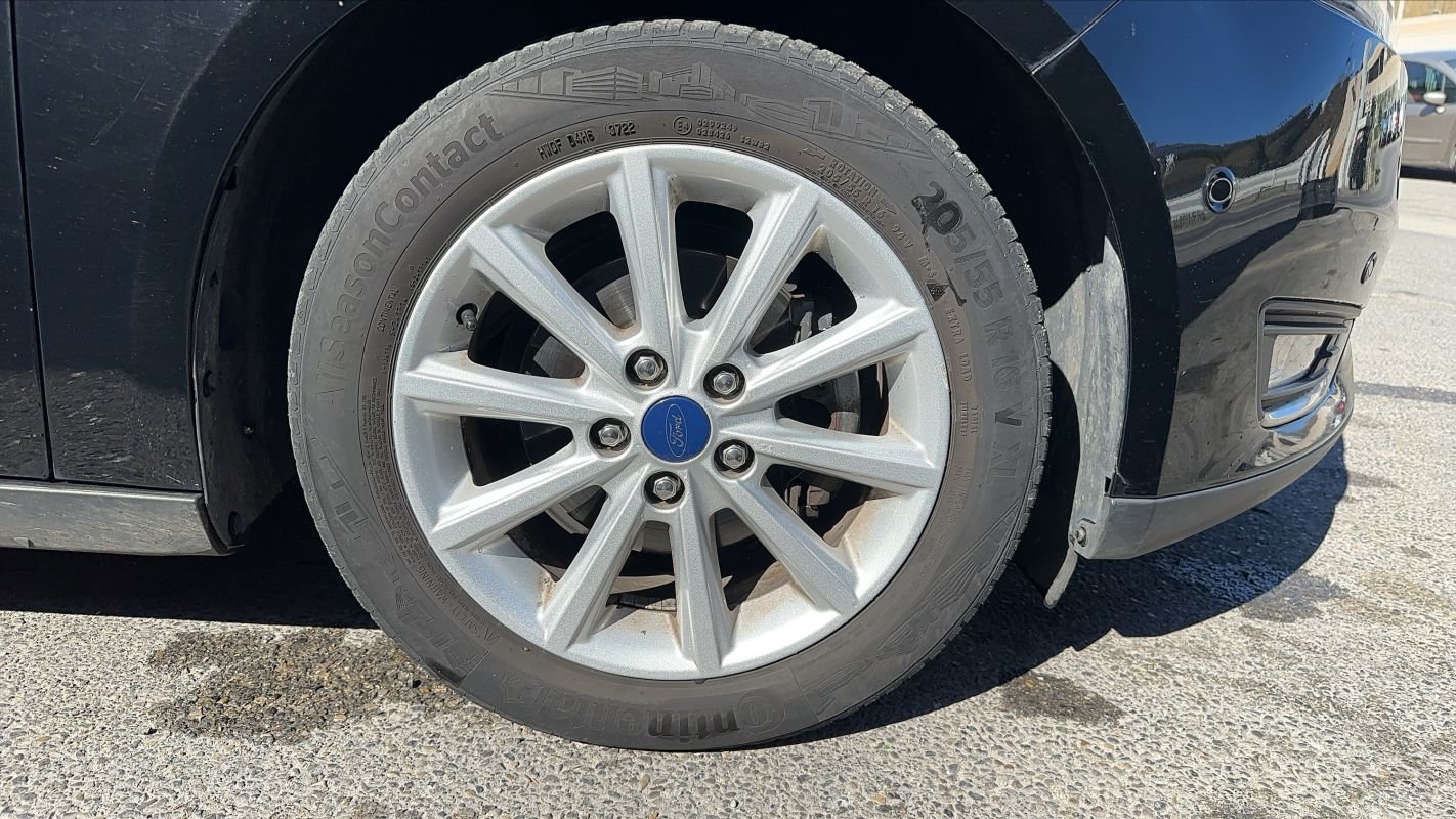 Ford Focus - Photo 17