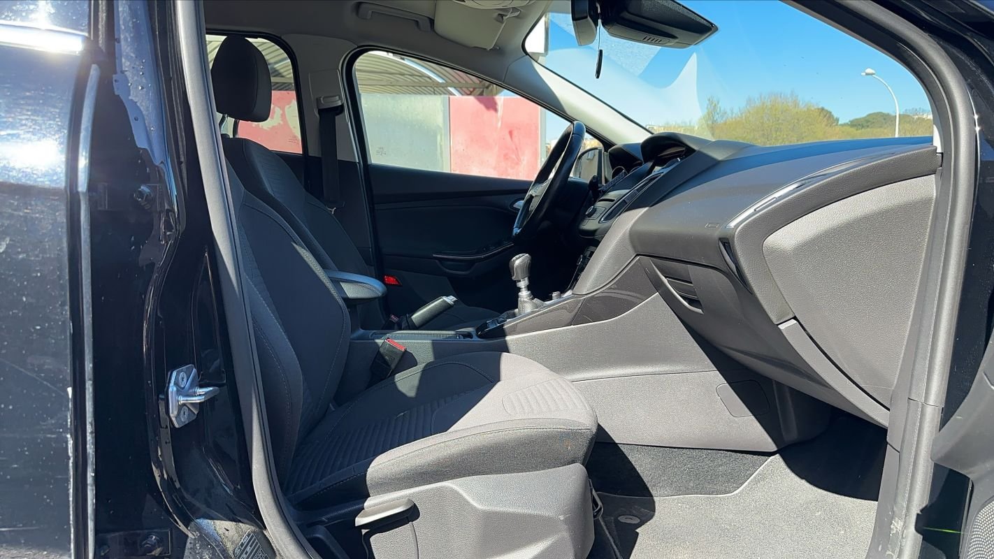 Ford Focus - Photo 25