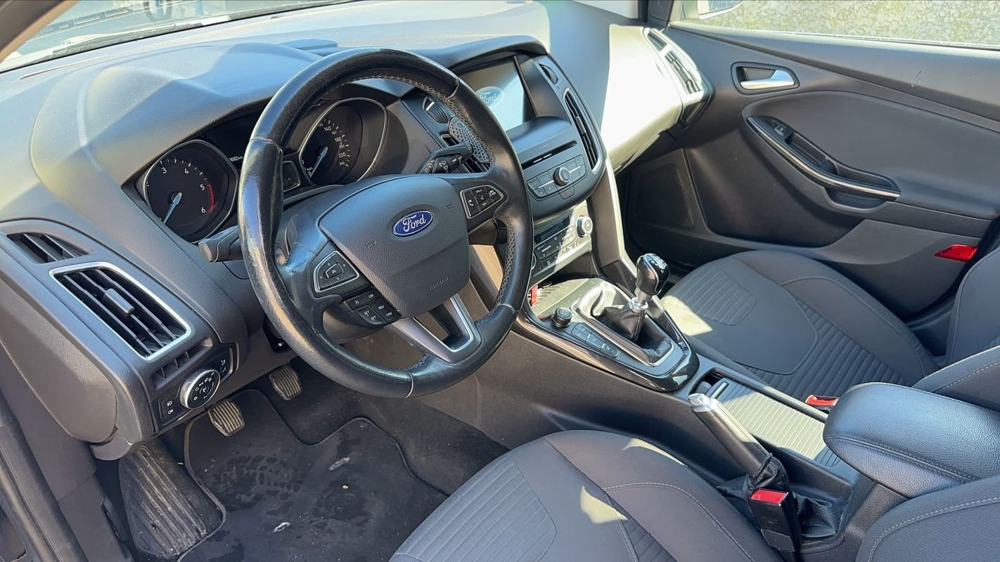 Ford Focus - Photo 8