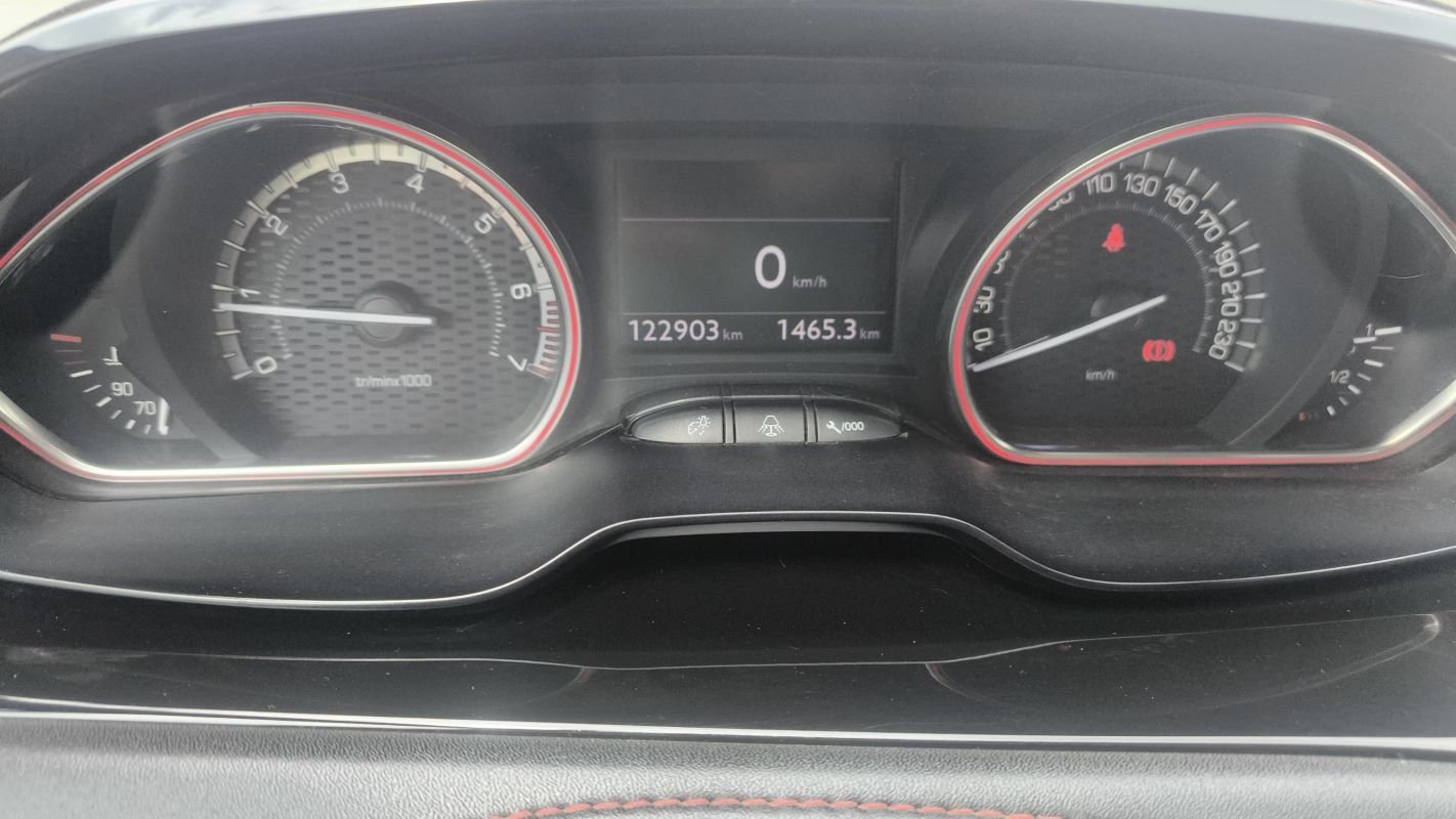 Peugeot 208 - Photo 12