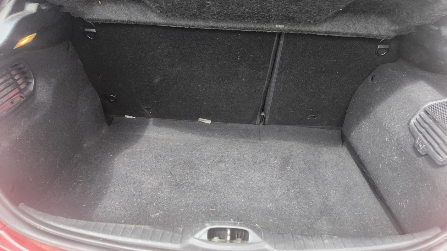 Peugeot 208 - Photo 14