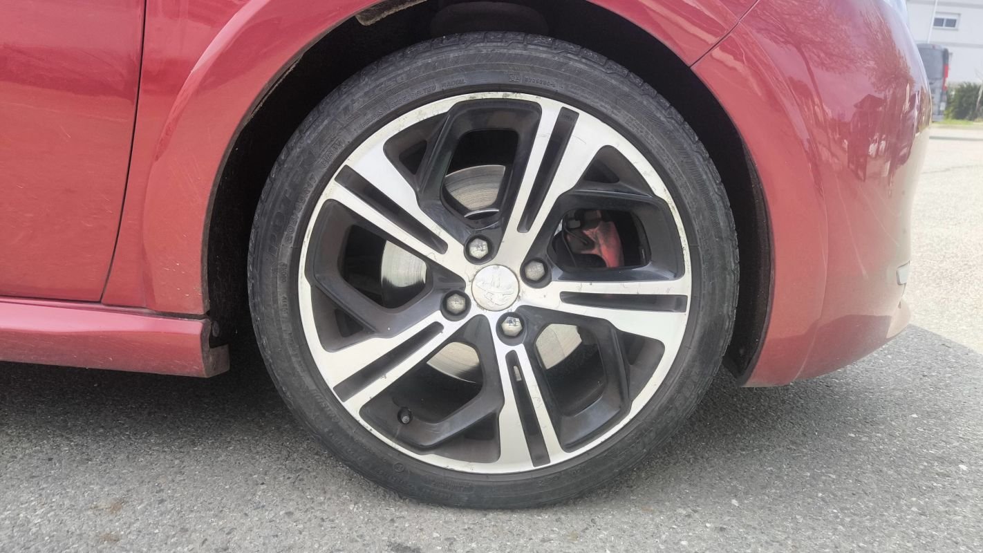 Peugeot 208 - Photo 17