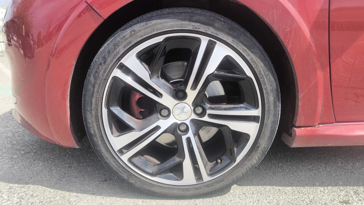 Peugeot 208 - Photo 18