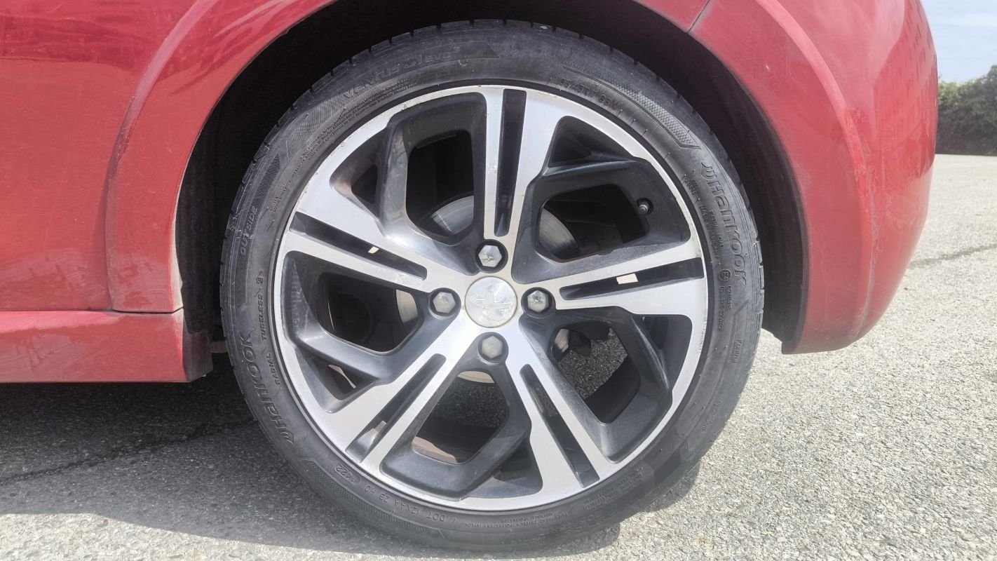 Peugeot 208 - Photo 19