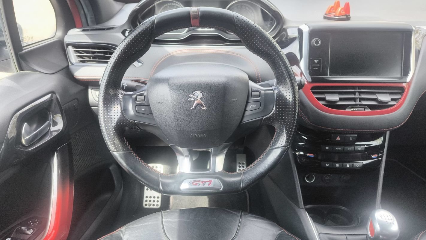 Peugeot 208 - Photo 24