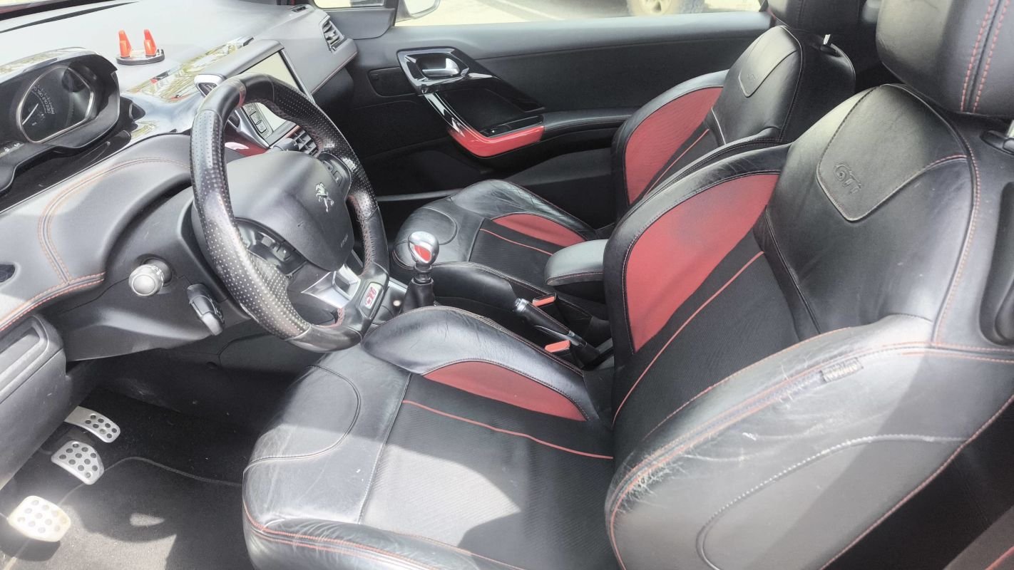 Peugeot 208 - Photo 28