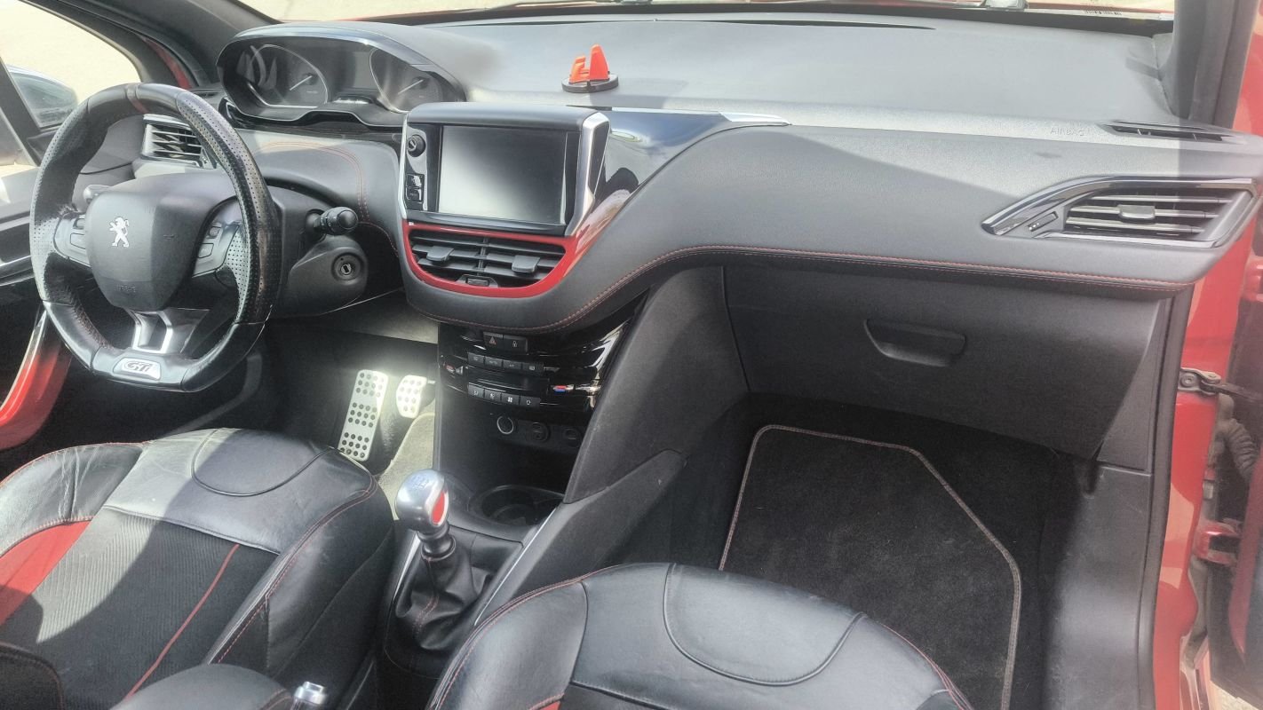 Peugeot 208 - Photo 10