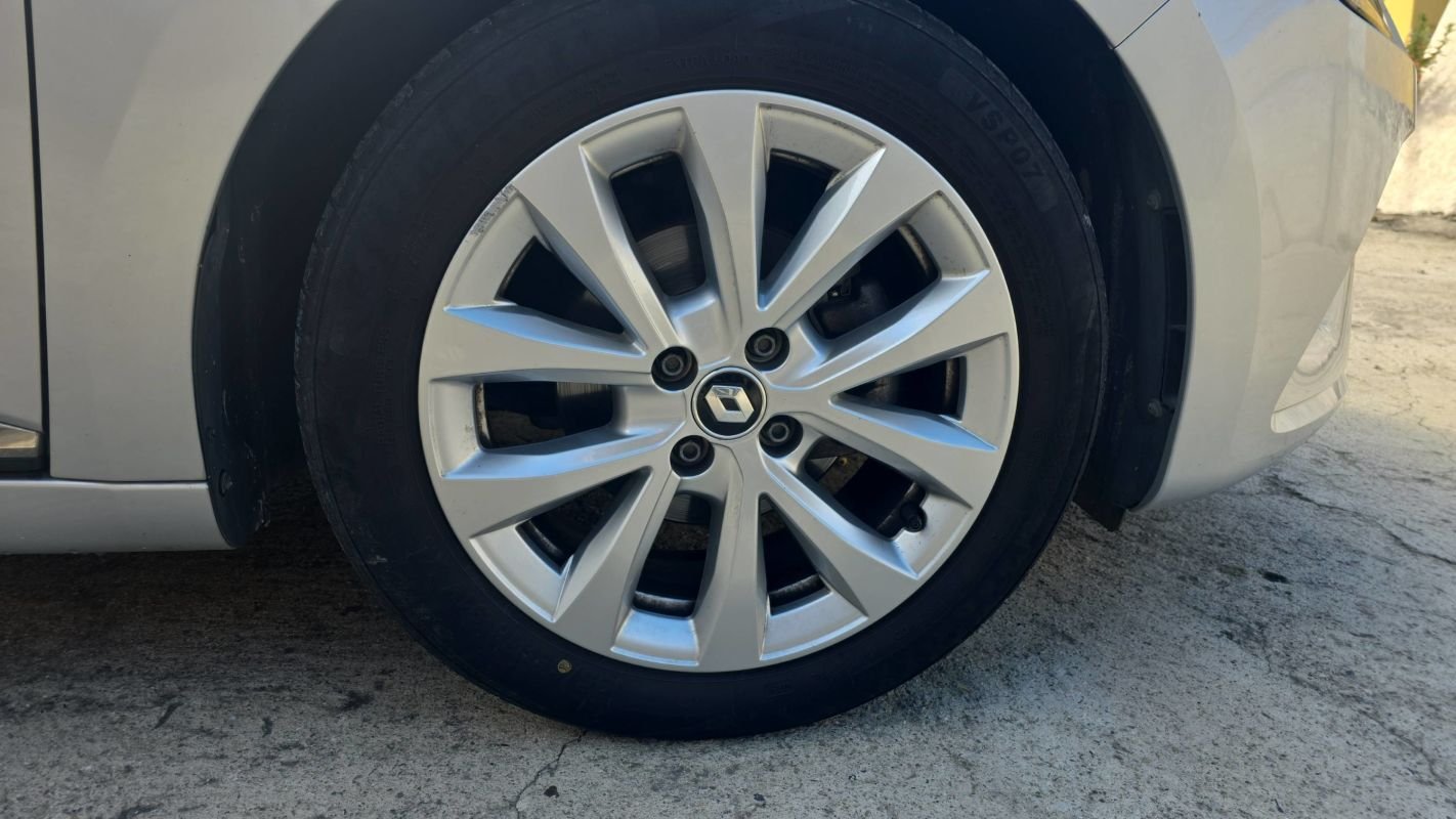 Renault Clio - Photo 17