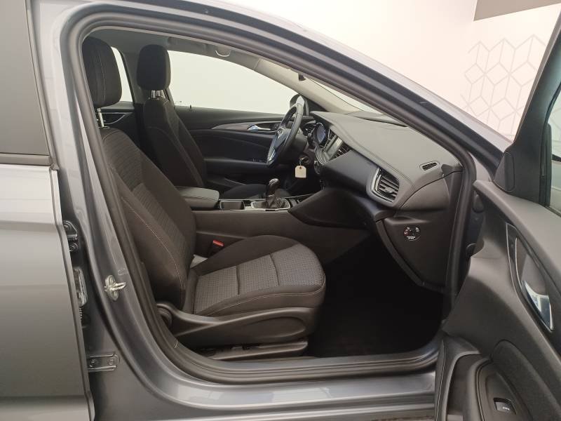 Opel Insignia - Photo 14