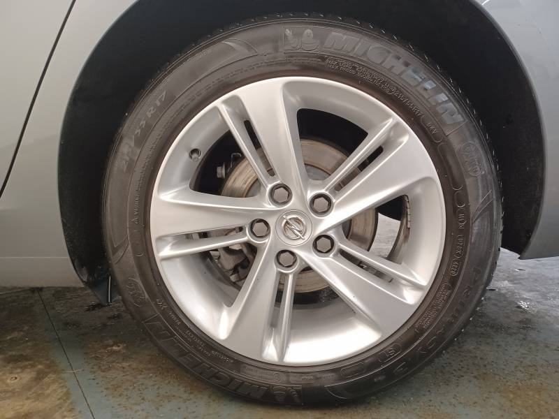 Opel Insignia - Photo 8