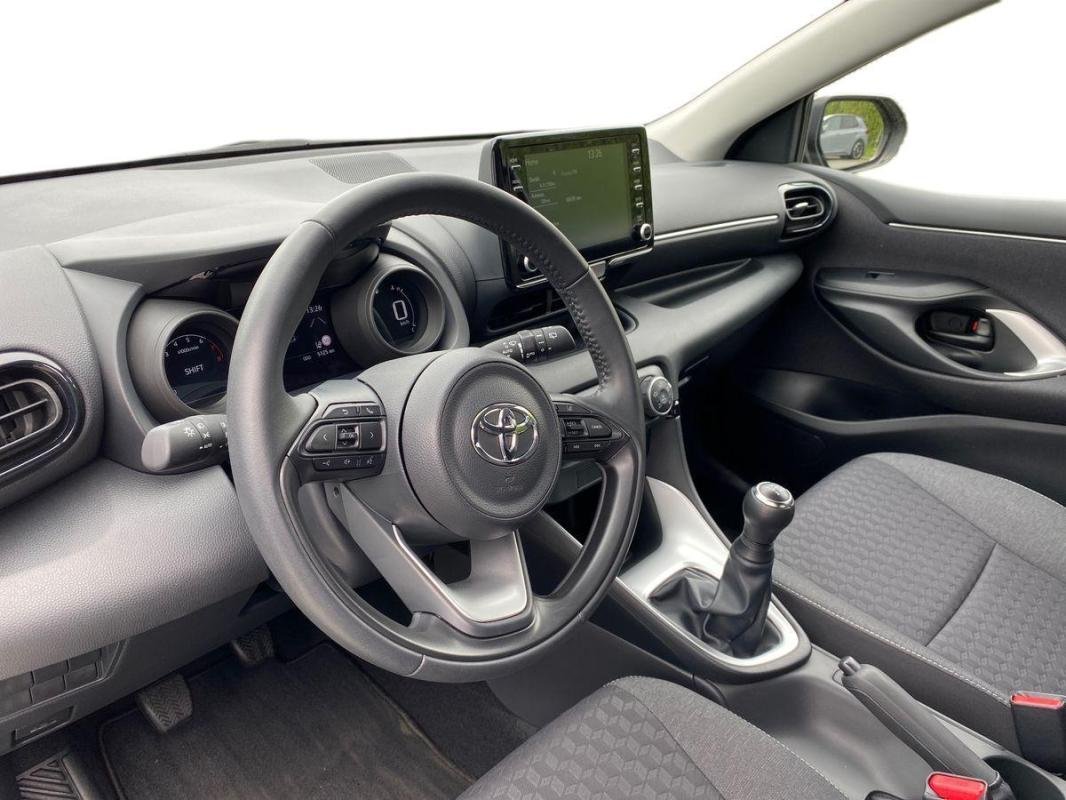 Toyota Yaris - Photo 9