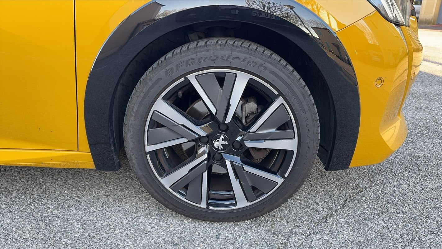 Peugeot 208 - Photo 17