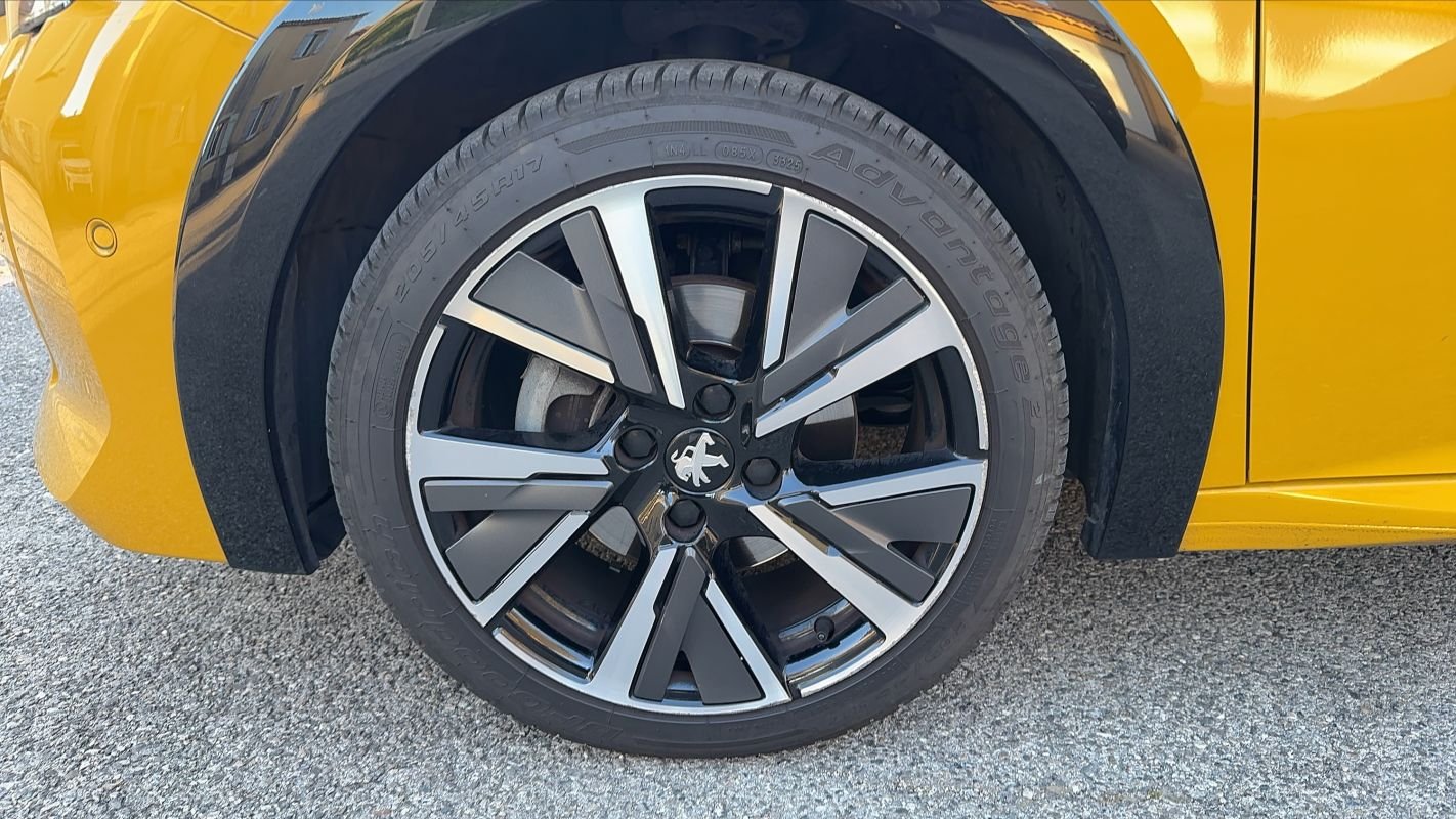 Peugeot 208 - Photo 18