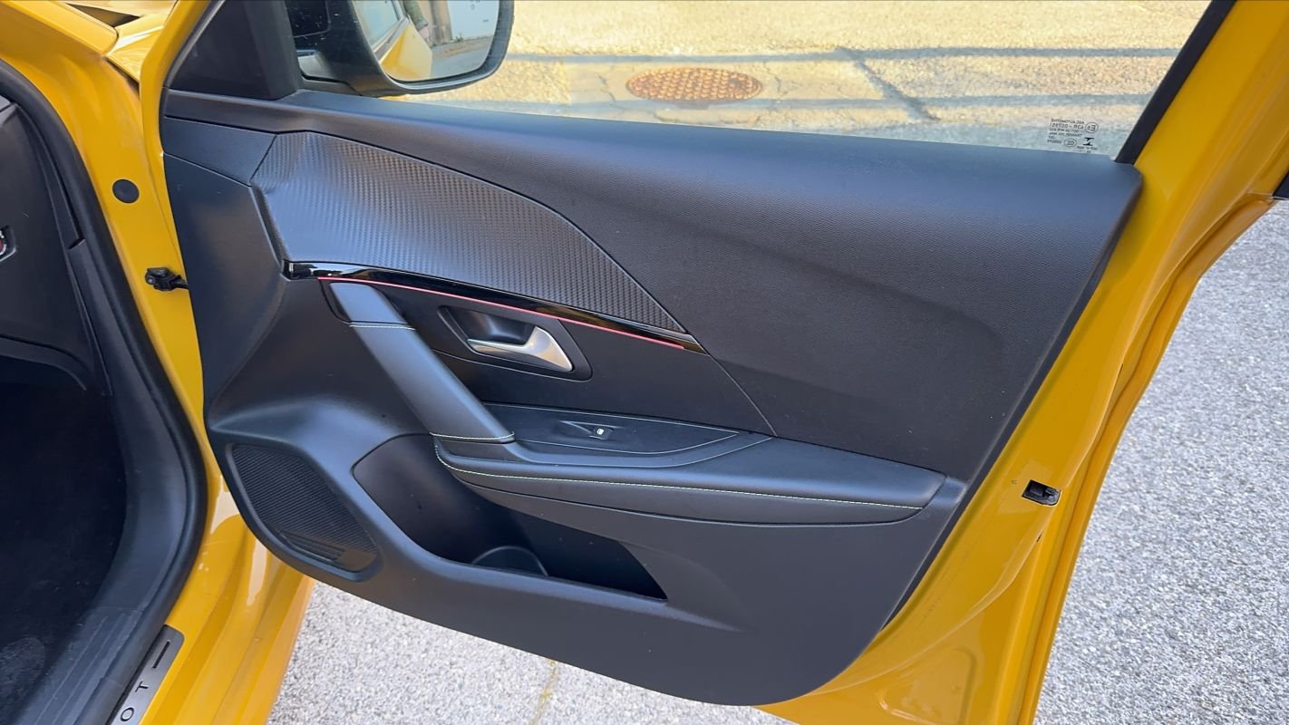 Peugeot 208 - Photo 24