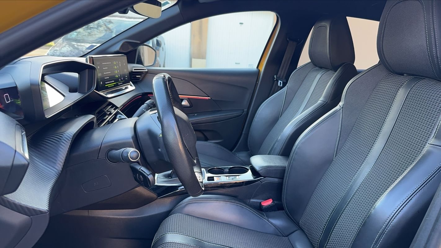 Peugeot 208 - Photo 25