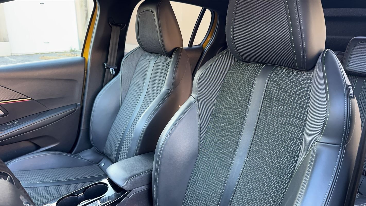 Peugeot 208 - Photo 29