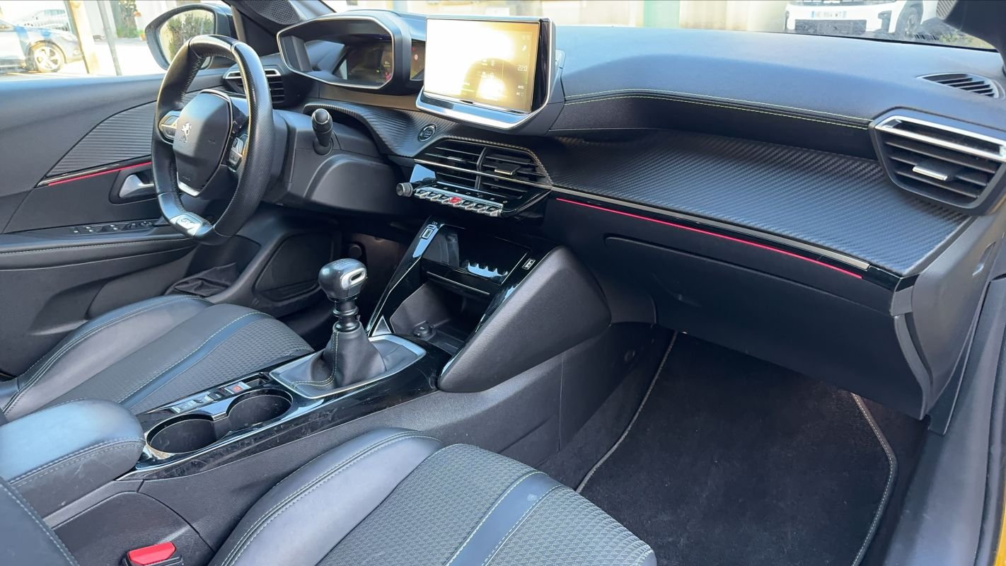 Peugeot 208 - Photo 10