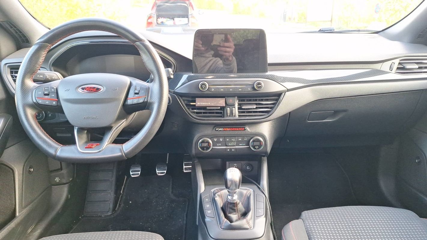 Ford Focus - Photo 11