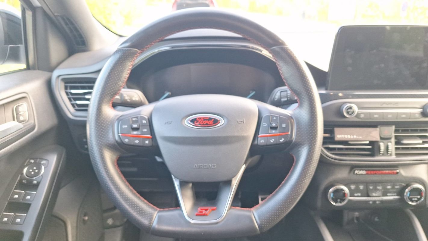 Ford Focus - Photo 24