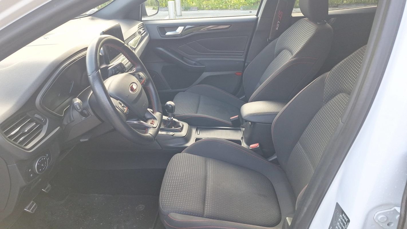 Ford Focus - Photo 25