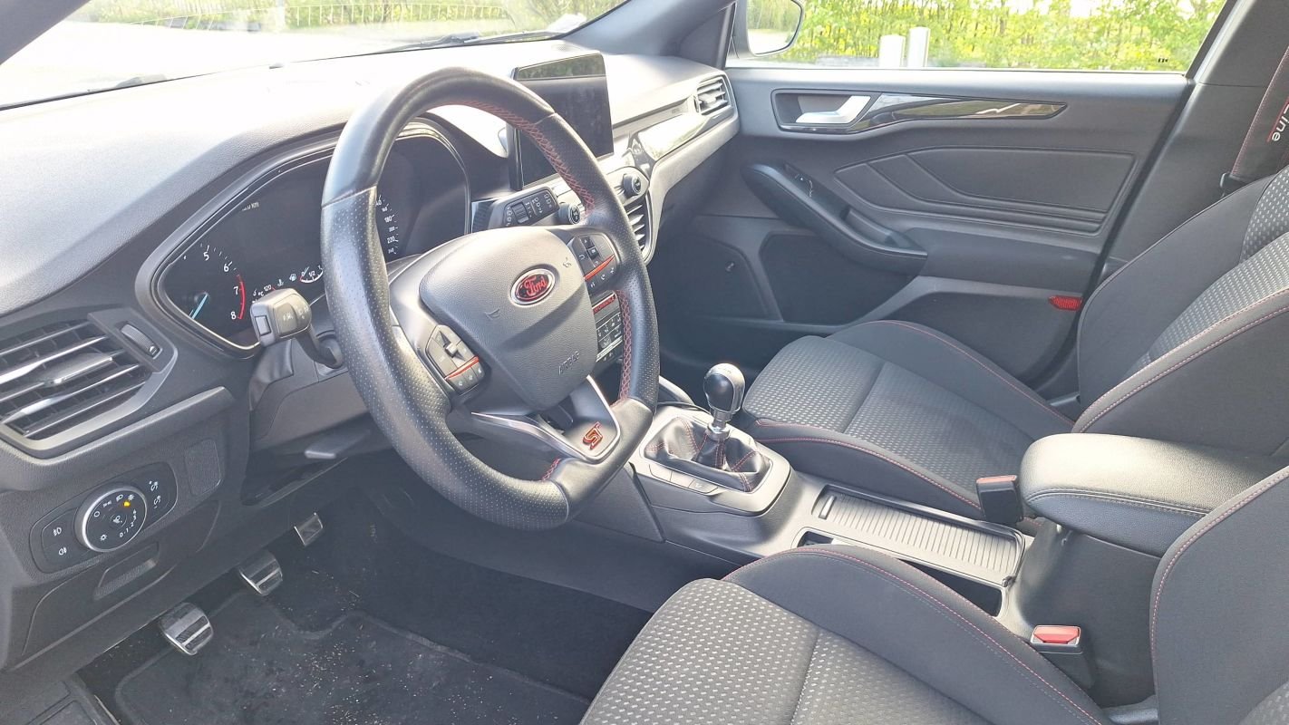 Ford Focus - Photo 8