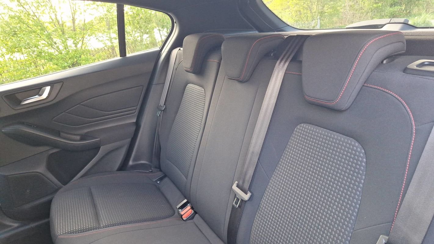Ford Focus - Photo 9