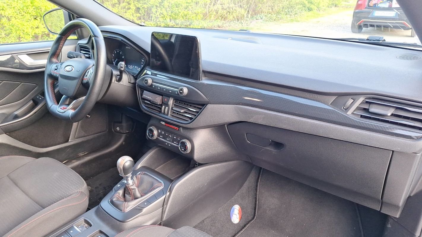 Ford Focus - Photo 10